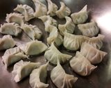 Foto langkah ke 6 dari resep Aka Gyoza (Chinese Dumplings / Wontons / Potstickers).