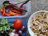 Ayam suwir kemangi super pedas