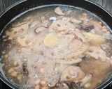 A picture of step 7 of Lotus root peanut soup.