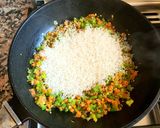 Foto del paso 3 de la receta: Arroz jardinero con mariscos