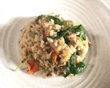 Foto langkah ke 3 dari resep Nasi goreng teri bayam.