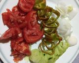 Foto del paso 2 de la receta: Poke bowl (salmón ahumado, atún, arroz, y vegetales)