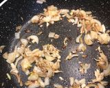 Une image de l'étape 2 de Courgettes bœuf au curry.