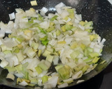 Foto del paso 2 de la receta: Pollo con fritada de verduras