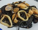 Foto del paso 5 de la receta: Espaguetis negros con marisco