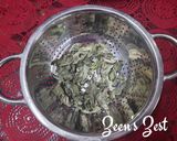 A picture of step 1 of Homemade Dry Basil Powder.
