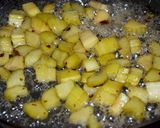 Une image de l'étape 2 de Crumble fraises rhubarbe.