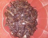 Foto langkah ke 2 dari resep Tumis Jamur kuping Ayam Suir Pedas.
