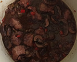 Foto del paso 3 de la receta: Estofado de pavo al vino tinto