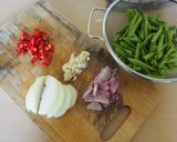 Foto langkah ke 1 dari resep Tumis buncis spicy klimis.