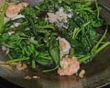 Foto langkah ke 4 dari resep Udang kangkung saos tiram.