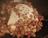 Foto del paso 5 de la receta: Solomillo de ternera con setas al roquefort🥩🍄‍🟫🧀