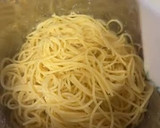 Foto del paso 5 de la receta: Espaguetis con auténtica carbonara italiana ¡sin nata! 🇮🇹