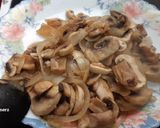 A picture of step 1 of Chicken and Mushroom Puff Pastry Empanada.