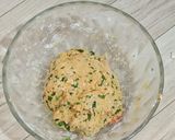 A picture of step 3 of Tomato aur Coriander ki puri.
