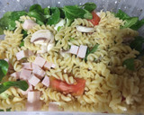 Foto del paso 2 de la receta: Ensalada de pasta con canónigos