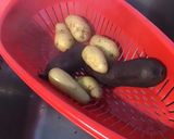 Une image de l'étape 12 de Salade marinée de pommes de terre, patates douces violettes, harengs, tomates et poivron.
