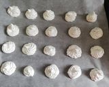Une image de l'étape 2 de Biscuit façon meringue.