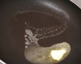 A picture of step 2 of Egg cheese sandwich.