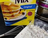 A picture of step 4 of Spongy Pancakes.
