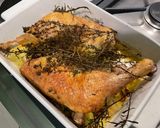 Une image de l'étape 6 de Cuisses de poulet fermier aux herbes aromatiques et ail rose en chemise.