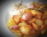 Foto del paso 5 de la receta Patatas cantoneras con ajos fritos al aroma de tomillo