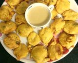 A picture of step 2 of Potato fritters aloo pakoda.