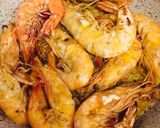 Hình bước làm 4 của món Nui sao sốt tôm phô mai bơ tỏi