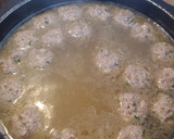 Foto del paso 4 de la receta: Consomé de carne con albóndigas