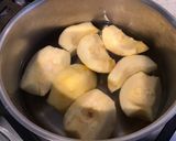 Une image de l'étape 2 de Tarte aux coings,vanille et amandes (pâte brisée aux coings et lait).