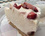 Foto del passaggio 10 della ricetta La Mia CheeseCake variante con le fragole