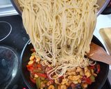 Foto del paso 8 de la receta: Espagueti con verduras, pollo y gambas al teriyaki
