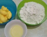 Foto langkah ke 1 dari resep Bolen Pisang Keju Coklat Mudah Tanpa Korsvet.