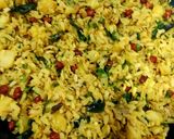 A picture of step 3 of Garlic poha🤩.