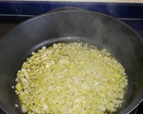 Foto del paso 2 de la receta: Caldereta de lenguado con langostinos y almejas