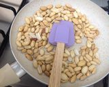 صورة لخطوة 3 من وصفة غريبية الورقة 🇩🇿 كوكيز بالفول السوداني 🥜