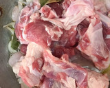 A picture of step 1 of Mutton Rogan josh.