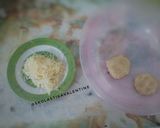 Foto langkah ke 1 dari resep Cheese Paratha (Indian Flatbread Stuffed with Cheese).