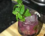 A picture of step 2 of Black Grapes Vineyard Mojito Mocktail.