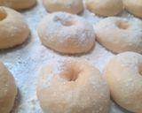 Foto langkah ke 4 dari resep Donat Mini Tanpa Ulen.