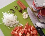 A picture of step 1 of Tomato Rice.