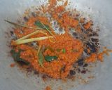 Foto langkah ke 4 dari resep Tumis Bunga dan Daun Pepaya.