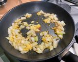 Une image de l'étape 9 de Riz à l'agneau, courgettes et panais.