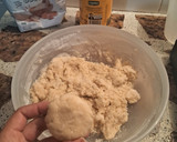 Foto del paso 4 de la receta: Galletitas de aceite y vainilla azucaradas