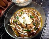 A picture of step 4 of Chicken Makhni handi.