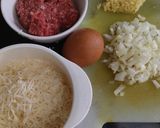 Foto langkah ke 1 dari resep Spaghetti Carbonara with Milk.