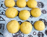 Foto langkah ke 3 dari resep Donat goreng bahan sederhana.