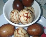 Foto langkah ke 3 dari resep Telur Pindang Marmer.