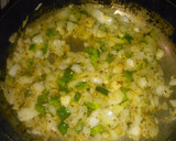 Foto del paso 1 de la receta: Salsa Blanca, cebolla y pimiento verde