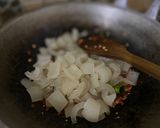 Foto langkah ke 6 dari resep Oseng Kikil Cabe Ijo.